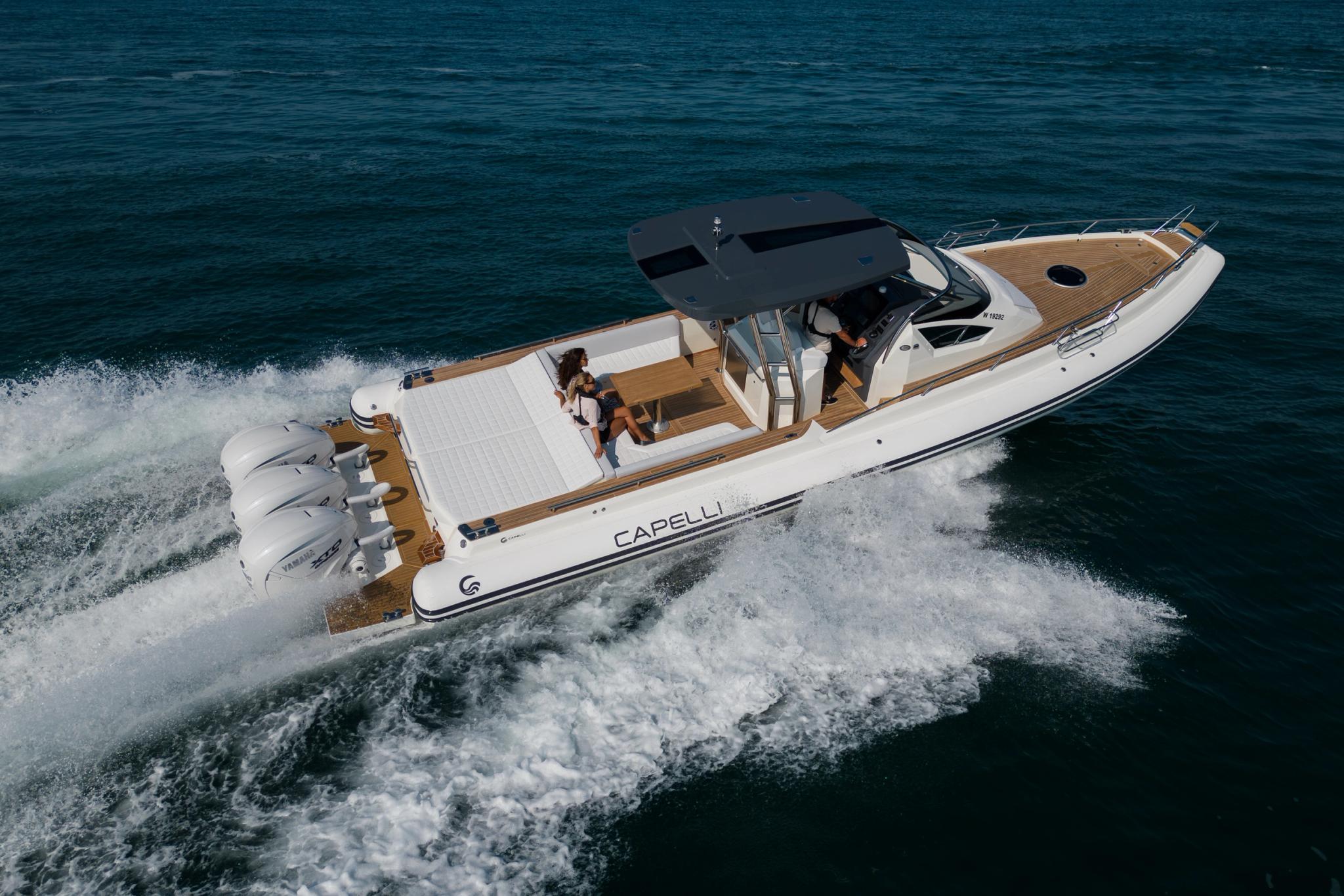 Bateau Capelli neuf chez concessionnaire de bateaux de luxe en Corse